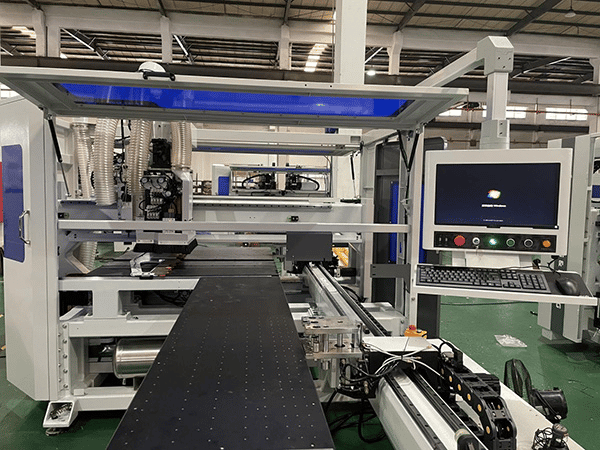 Ứng dụng máy khoan CNC sáu mặt trong sản xuất