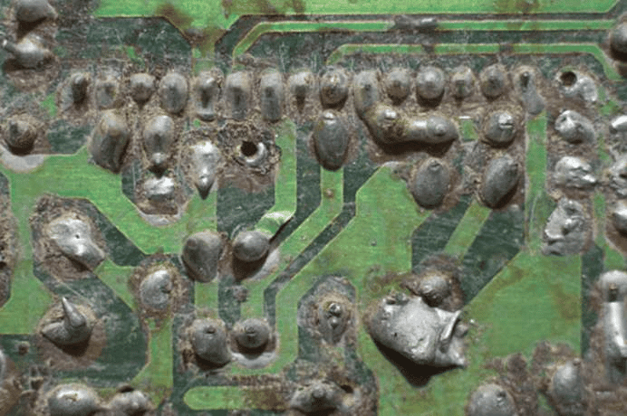 Bo mạch in bị ăn mòn