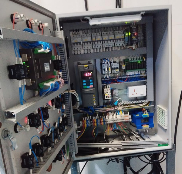 Tủ điều khiển